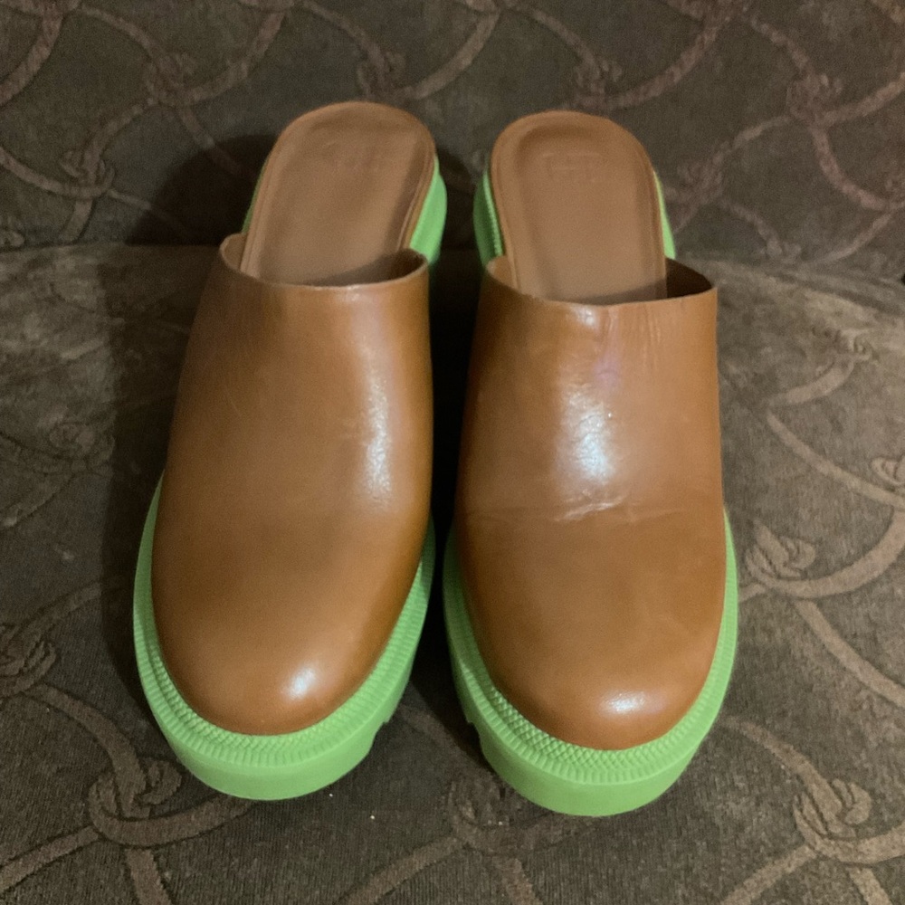 Women brown leather mules